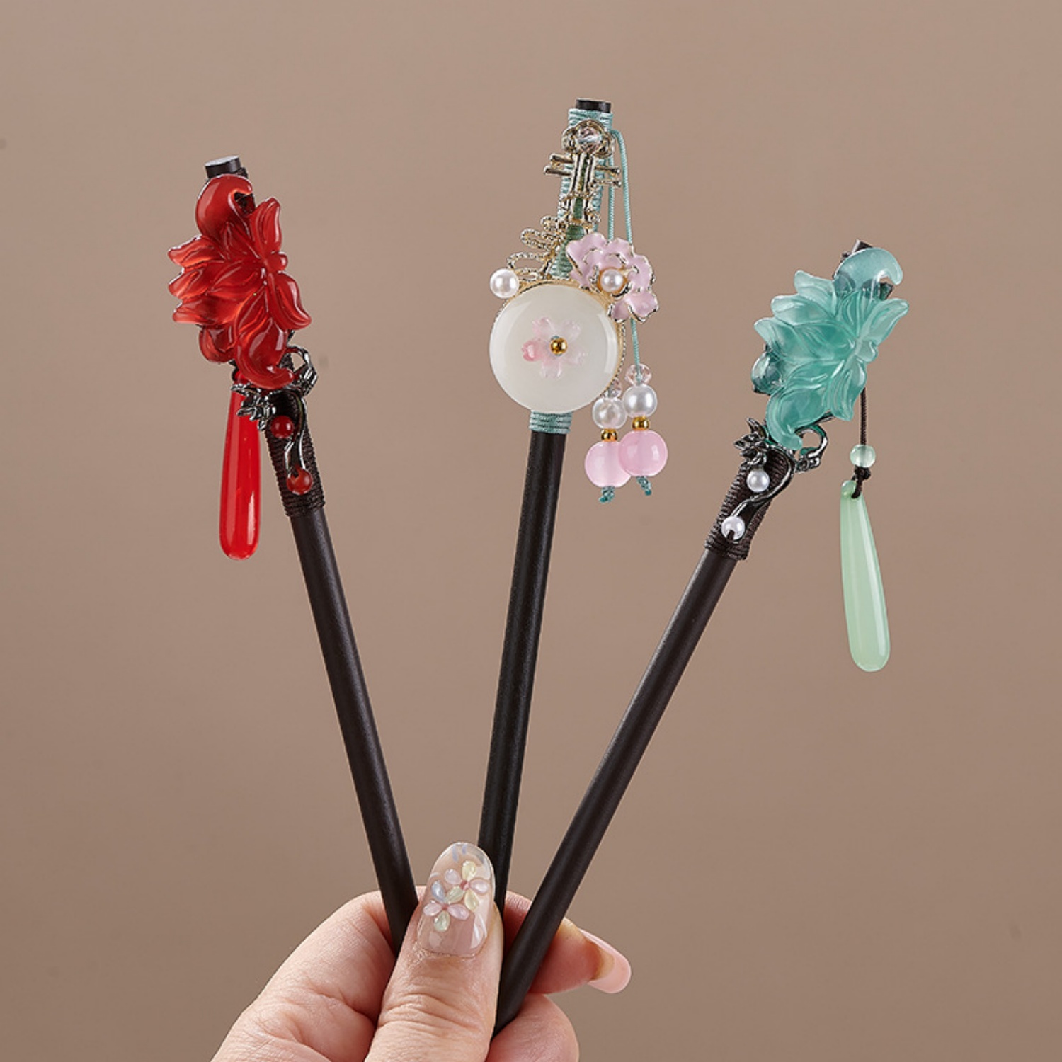 ヴィンテージフラワーヘアピン女性のためのエレガントな木製花ヘ - Supply Florist のレビューと価格